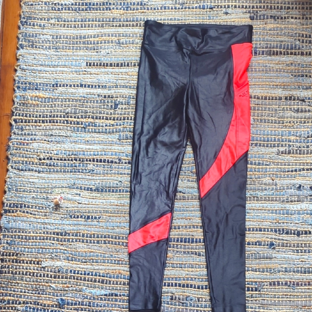Black and Red Koral Leggings NEW size M
